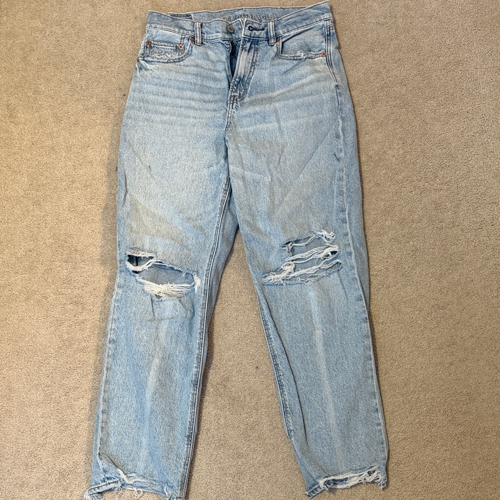 American Eagle Outfitters Light Blue Distressed Cropped Jeans
